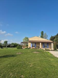 B&B / Chambres d'hotes Mas Clement - Chambre et table d'hotes : photos des chambres