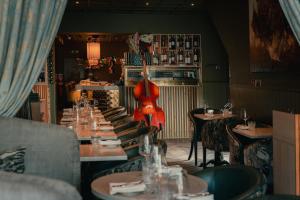 Loft Room with King Size Bed with En Suite Bath