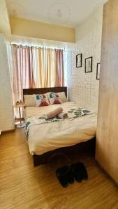 2BR condo Azure Netflix, Karaoke & Board games