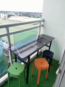 2BR condo Azure Netflix, Karaoke & Board games