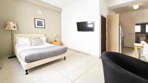 Phaedrus Living Ledras Residences 104