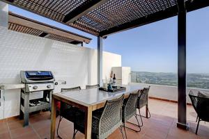 102 La Cala Hills Club 2 Bed Duplex Penthouse Sea Views and Hot Tub for hire 35EUR per night