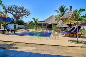 VILLA à Nianing avec Piscine et accès à la plage - Pointe-Sarène