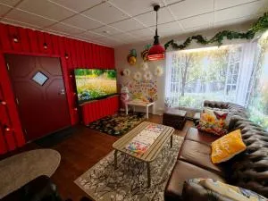 Private apartment suite with sauna themed bedroom, private jacuzzi, city center by train 15min - Leppävaara