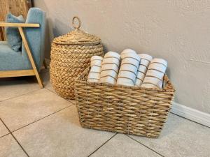 201 - New and Beautifully Decorated 1 bedroom