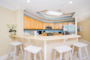 Phoenix West 1003 condo