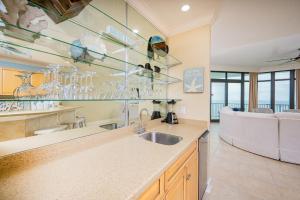 Phoenix West 1003 condo