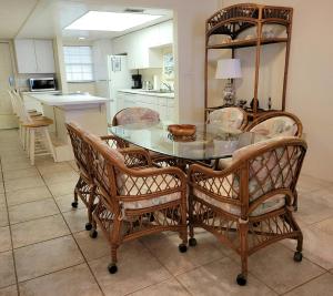 214 - Easy access to beach 2 bedroom oceanfront