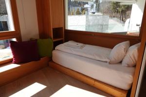 Sleek Mountain Escape, Light and Airy