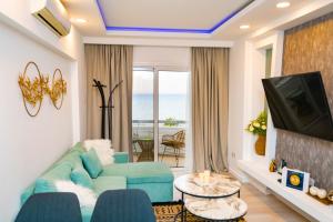 Lazuli Sea View Beachfront Ap 21