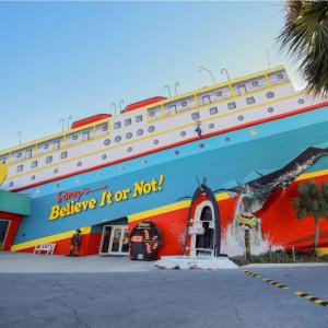 Condo wbeach, pools, tennis, shuffleboard, more!