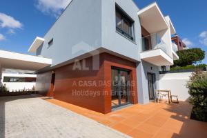 Villa Terracota by ACasaDasCasas