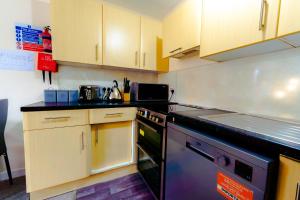 Lovely & Bright 2 Bed Apartment
