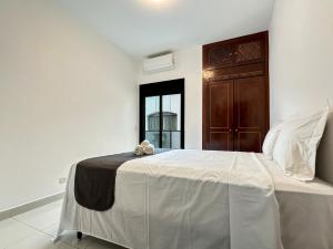 2 quartos - 1 suíte - Ar condicionado Churrasqueira - Piscina - Praia