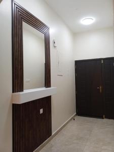 Al Khashabah Apartment شقة في طريق إزكي - سناو