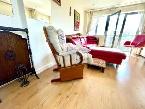 Luxury 2 Bedroom Apartment- Lake view - Free Parking - Wembley Stadium 5KM