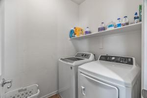 Entire Home in Surprise Downtown, Arizona