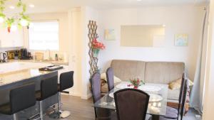 Richview Gardens Suite