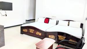 PALLIYARAI GARDENS LODGE AND HOMESTAy