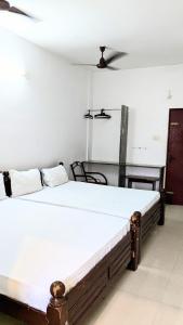 PALLIYARAI GARDENS LODGE AND HOMESTAy