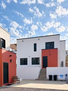 2 Casas and Pool- Walk to Beach, Great for Groups