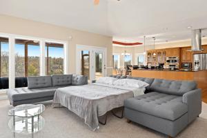 Loch Side-Access & Views of Loch Lomond-Game Room