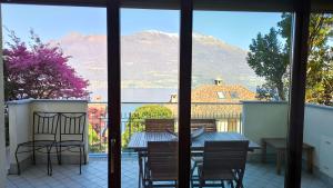 Apartment with garden and terrace beautiful lake view