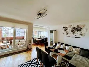 Light & Wood Design - 89 m2 Apartment in Prague - Trnová