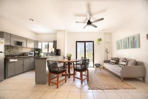 Grand Villa with Private Patio & Parking by Tasman