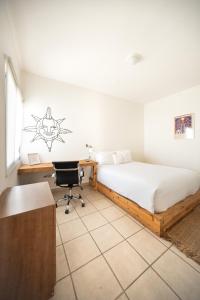 Grand Villa with Private Patio & Parking by Tasman