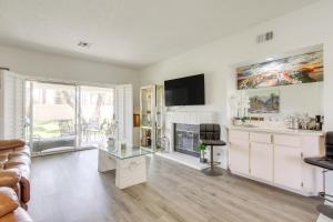 Steps to Community Pool and Spa Palm Desert Condo!