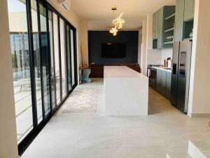 Hausta Luego - Private 4 bd House in Cerritos!