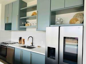 Hausta Luego - Private 4 bd House in Cerritos!