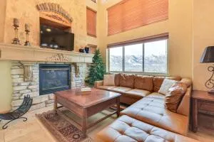 Eden Townhome with Mtn View and Shuttle to Powder Mtn! - Eden