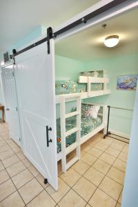 Lake Town Charming Condo Steps from the Beach