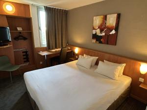 Hotels Kyriad Martigues Sud : photos des chambres