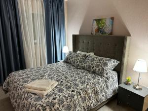 Modern Colonial Water View