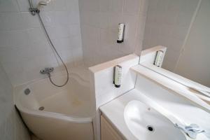 Hotels Hotel de la Mer : photos des chambres