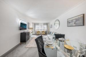 POSH Apartment With Terrace over HARRODS