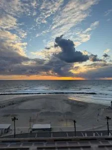 גלי אלמוגים - Sha‘ar Ha‘aliyah