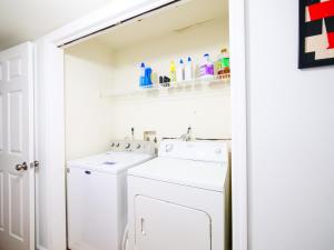 Spacious Apt near NYC 7BR Family-Friendly & Modern Amenities