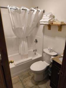 Sara Placid Inn & Suites