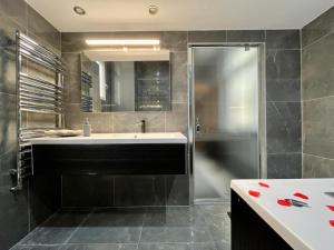 JohnGold Wellness Room