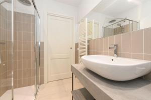 Living Salò 12 - Lago e Duomo a pochi passi