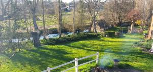 Maisons de vacances Maison Normande au bord de riviere avec spa et sauna : photos des chambres