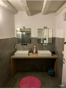 Rialto Rooms very central