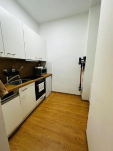 Cozy flat near main station & center