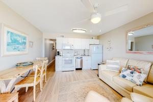 Plantation East #2303