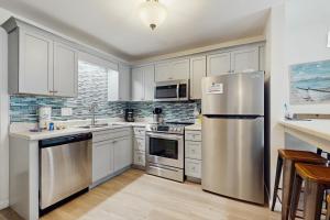 Plantation East #3320 - Beach Please