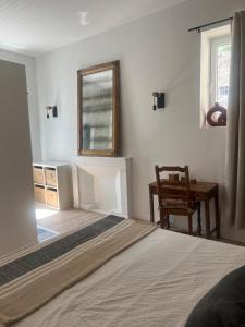 Appartements Appartement renove avec terrasse : photos des chambres